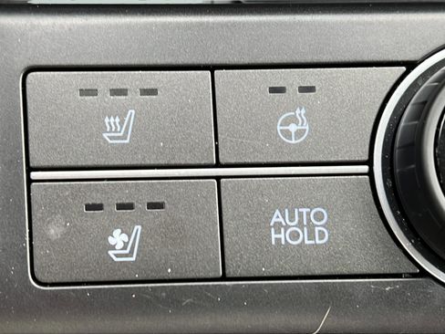 Used 2024 Hyundai Kona Limited FWD image 19
