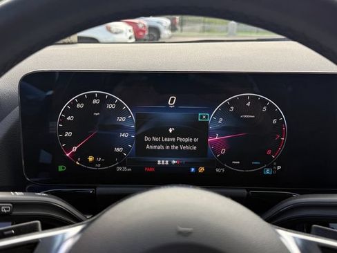 Used 2025 Mercedes-Benz GLA 250 image 15