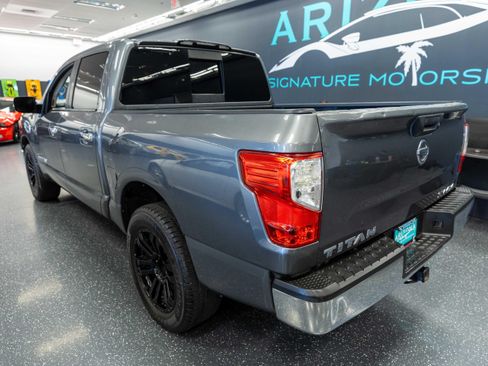 Used 2017 Nissan Titan SV AWD/4WD image 7