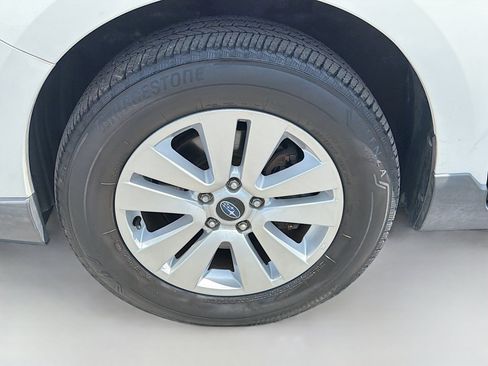 Used 2019 Subaru Outback 2.5i Premium AWD/4WD image 40