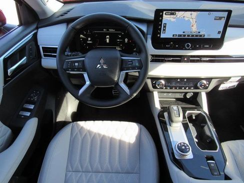 New 2026 Mitsubishi Outlander SEL FWD image 10
