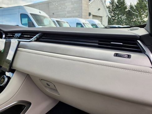 Used 2025 Jaguar F-PACE R-Dynamic S image 11