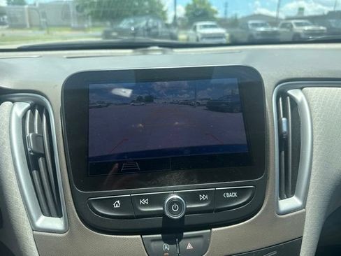Used 2025 Chevrolet Malibu LT FWD image 21