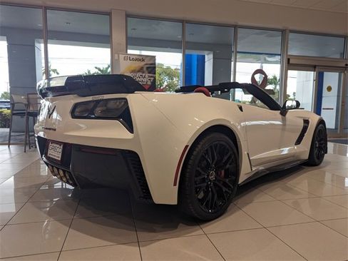 Used 2015 Chevrolet Corvette Z06 w/ 3LZ Preferred Equipment Group image 11