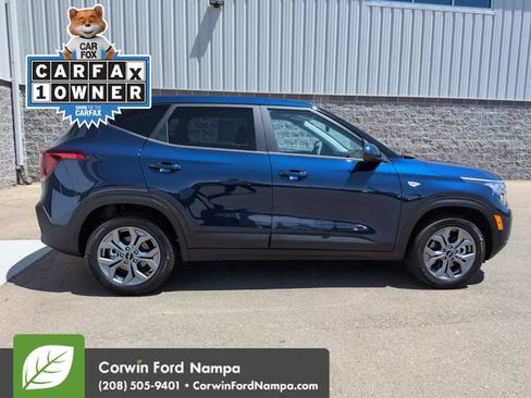 Used 2026 Kia Seltos LX AWD/4WD image 2