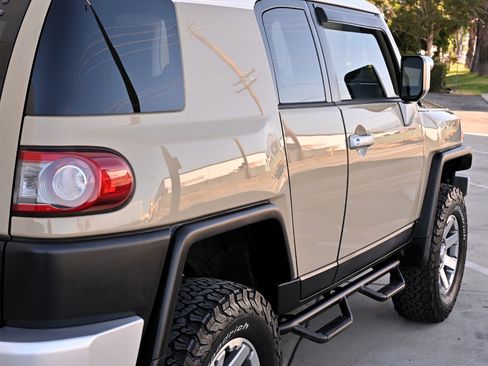Used 2014 Toyota FJ Cruiser 4WD w/ Upgrade Package image 45