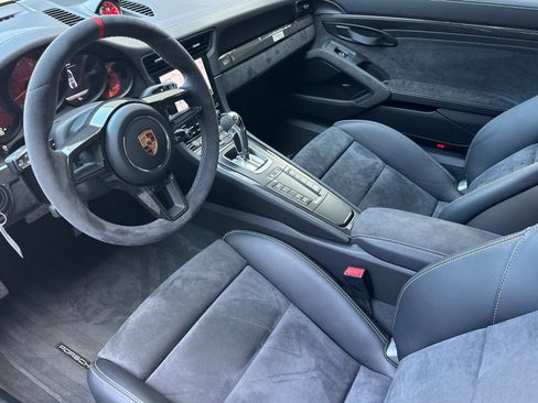 Used 2018 Porsche 911 GT2 RS RWD image 4
