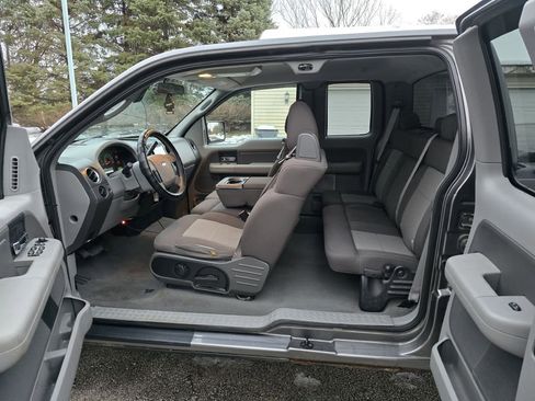 Used 2006 Ford F150 XLT image 9
