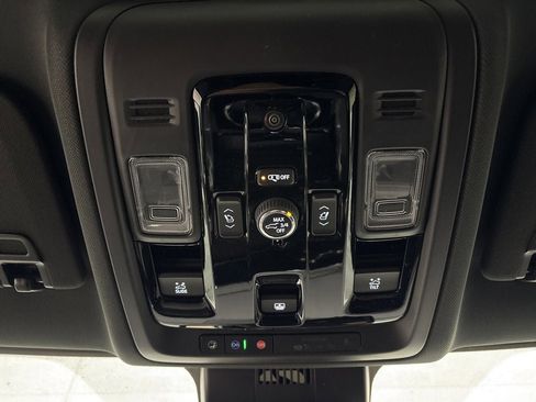 New 2026 Chevrolet Suburban Z71 w/ Comfort Package image 18