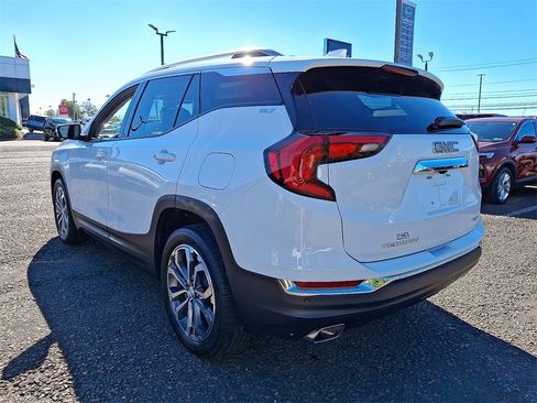 Certified 2020 GMC Terrain SLT w/ Preferred Package image 4