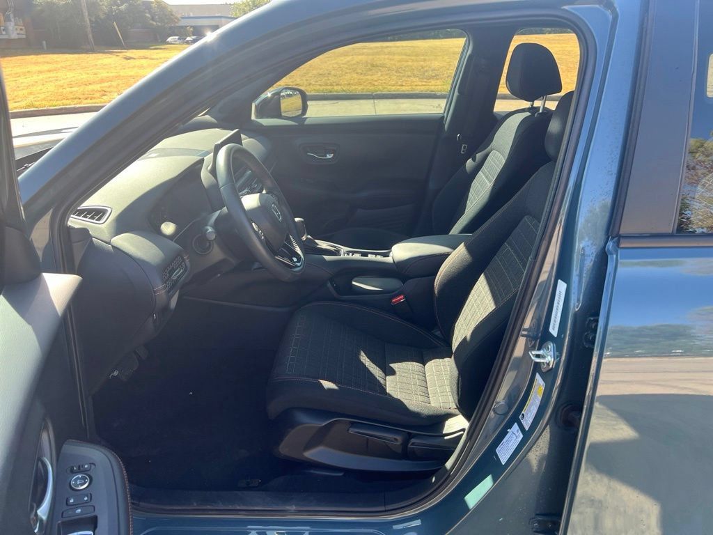 Used 2024 Honda HR-V Sport image 6