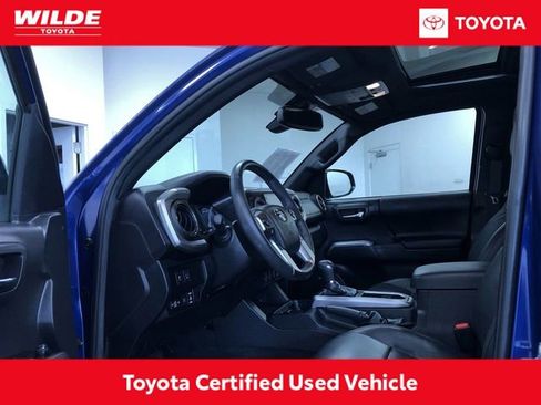 Certified 2022 Toyota Tacoma Limited image 2