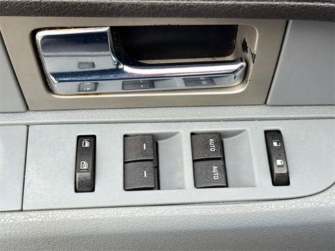 Used 2011 Ford F150 XLT w/ XLT Chrome Pkg image 15