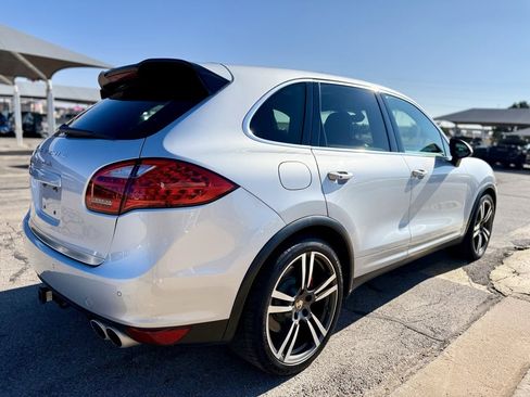 Used 2013 Porsche Cayenne Turbo image 4