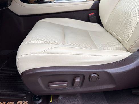 Used 2020 Lexus RX 350L Premium w/ Premium Package image 13