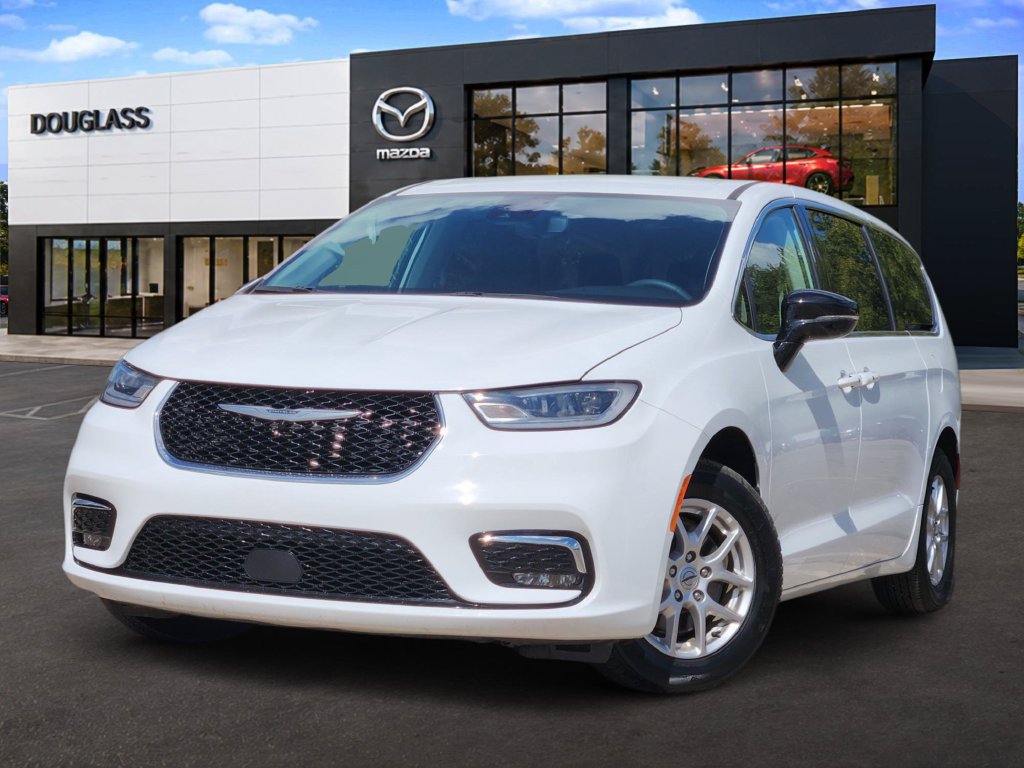 Used 2024 Chrysler Pacifica Touring-L FWD image 1