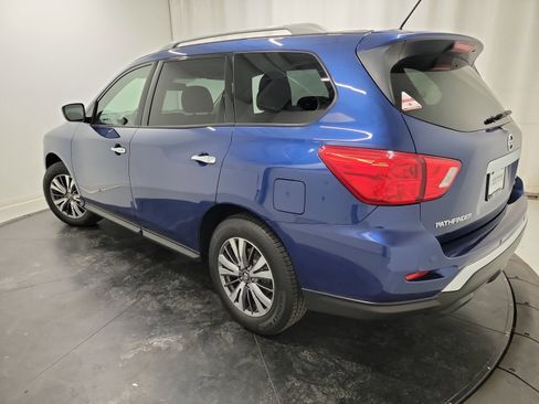 Used 2018 Nissan Pathfinder SV image 6