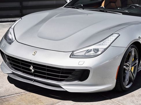 Used 2018 Ferrari GTC4Lusso AWD/4WD image 6