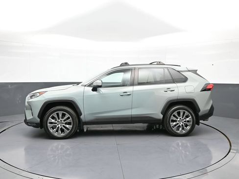 Certified 2020 Toyota RAV4 XLE Premium AWD/4WD image 9