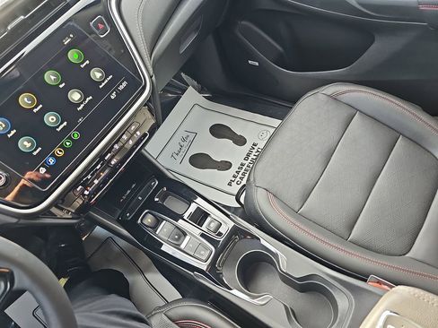 Used 2023 Chevrolet Bolt EUV Premier w/ Sun & Sound Package image 28