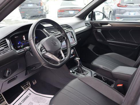 Used 2023 Volkswagen Tiguan SE R-Line image 11