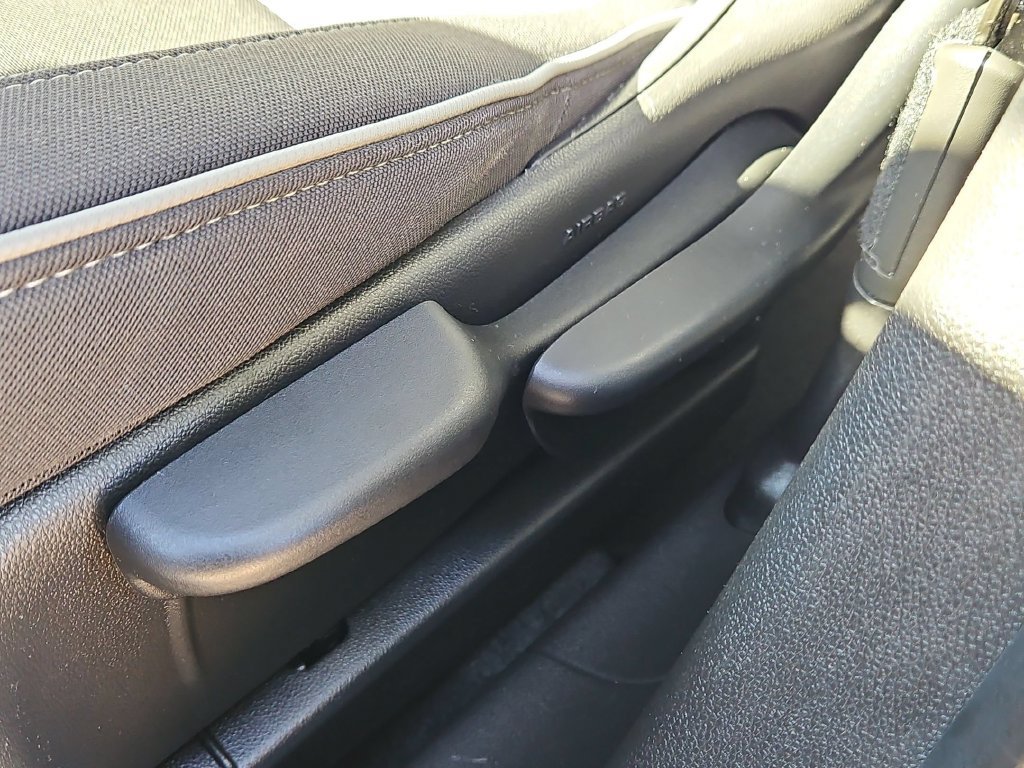 Used 2025 Chevrolet TrailBlazer LT AWD/4WD image 14