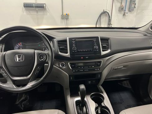 Used 2019 Honda Ridgeline RTL image 11