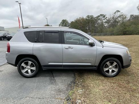Used 2016 Jeep Compass High Altitude image 2