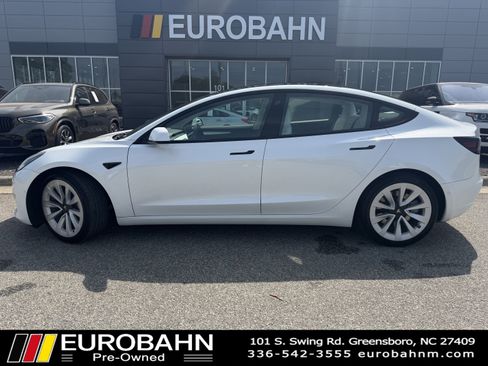 Used 2022 Tesla Model 3 Long Range AWD/4WD image 2