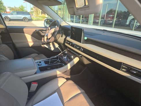 Used 2021 Lincoln Aviator Reserve w/ Equipment Group 201A AWD/4WD image 2