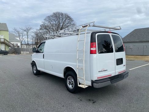 Used 2021 GMC Savana 2500 w/ Driver Convenience Package image 8