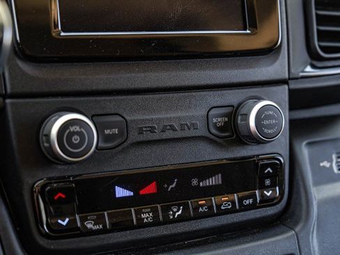 Used 2023 RAM ProMaster 2500 FWD image 31