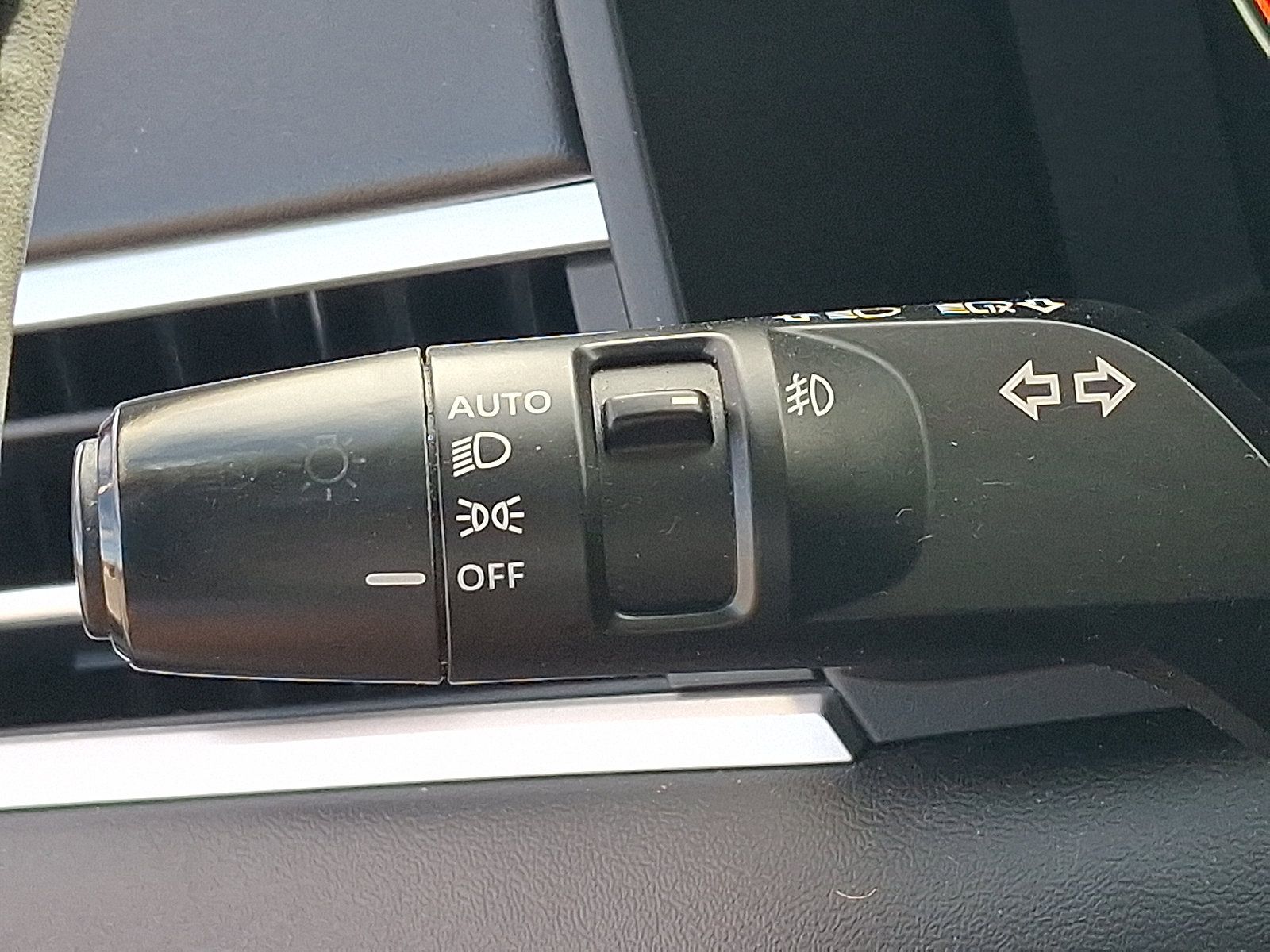 Used 2022 Mitsubishi Outlander SE AWD/4WD image 27