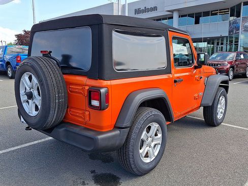 Used 2018 Jeep Wrangler Sport AWD/4WD image 31