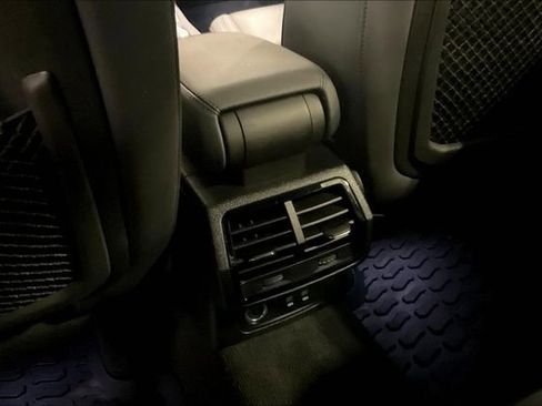 Certified 2024 Audi Q3 2.0T Premium Plus w/ Premium Plus Package image 32