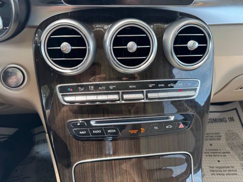 Used 2019 Mercedes-Benz GLC 300 4MATIC image 50