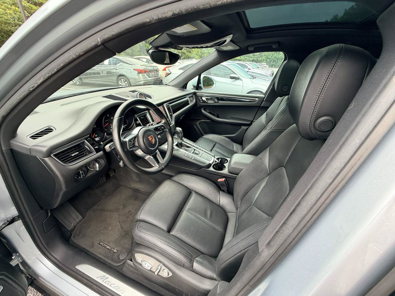Used 2017 Porsche Macan AWD/4WD image 8