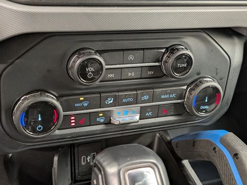 Used 2022 Ford Bronco Black Diamond image 24