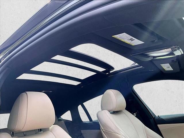 Used 2022 BMW X6 xDrive40i w/ M Sport Package AWD/4WD image 16