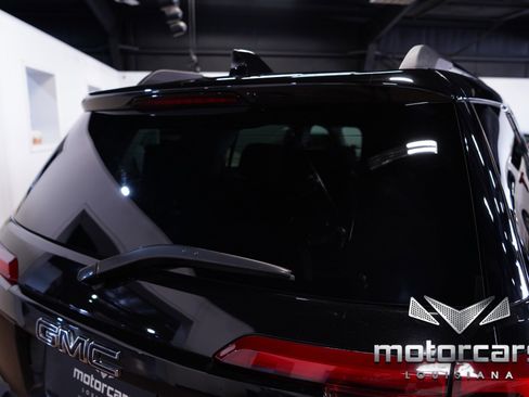 Used 2022 GMC Acadia SLE w/ Driver Convenience Package image 16