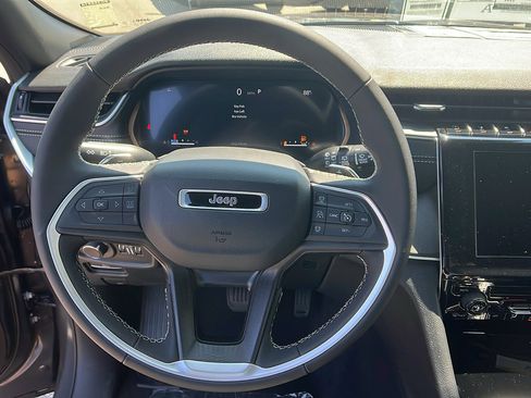 New 2025 Jeep Grand Cherokee Laredo w/ MOPAR Finishing Package image 23