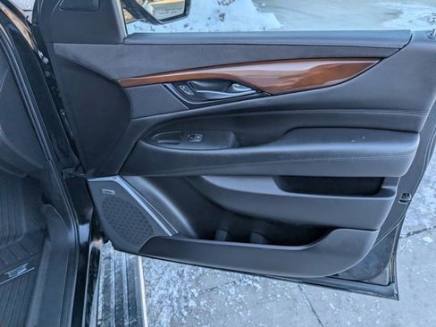 Used 2020 Cadillac Escalade Premium Luxury image 35