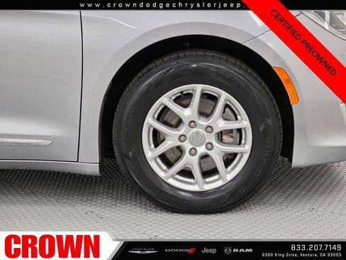 Certified 2020 Chrysler Pacifica Touring-L FWD image 9