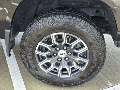 Used 2023 Chevrolet Colorado Z71 w/ Advanced Trailering Package image 32