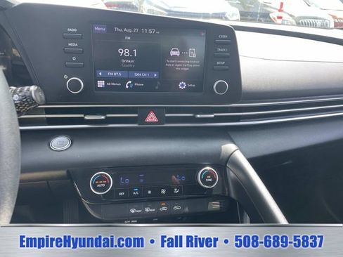 Used 2023 Hyundai Elantra SEL FWD image 18