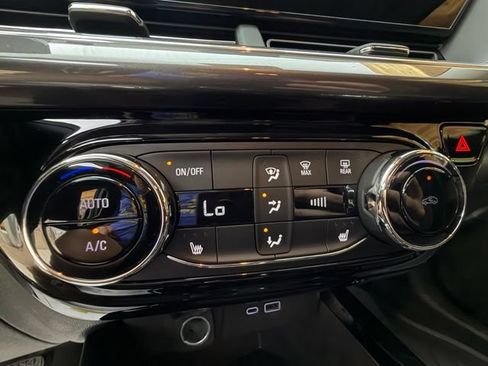 Used 2025 Chevrolet Trax ACTIV w/ Driver Confidence Package FWD image 26