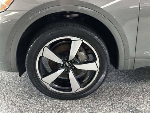 Used 2023 Audi Q5 2.0T Premium Plus w/ Premium Plus Package AWD/4WD image 9