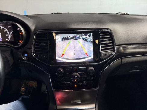 Used 2020 Jeep Grand Cherokee Limited AWD/4WD image 12