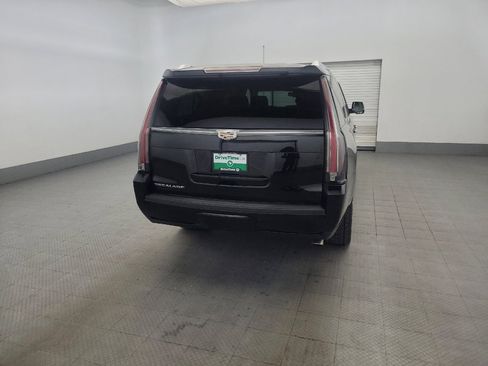 Used 2015 Cadillac Escalade ESV Luxury AWD/4WD image 7