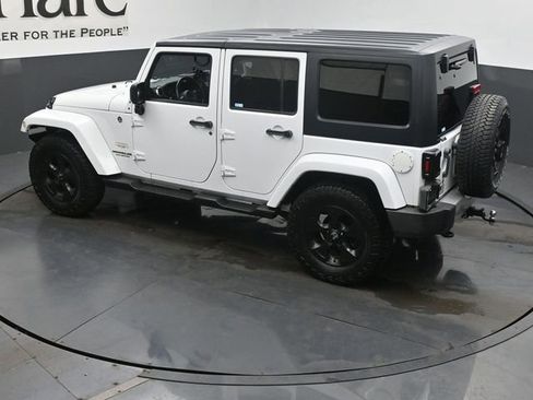Used 2013 Jeep Wrangler Unlimited Sahara w/ Dual Top Group AWD/4WD image 41